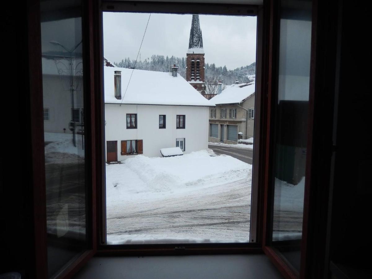 Au Pied Du Gazon Saint-Maurice-sur-Moselle Exterior foto